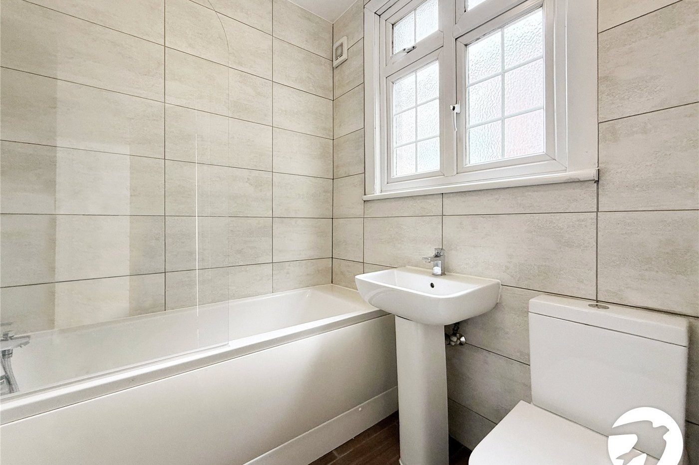 3 bedroom property to rent in London | Robinson Jackson