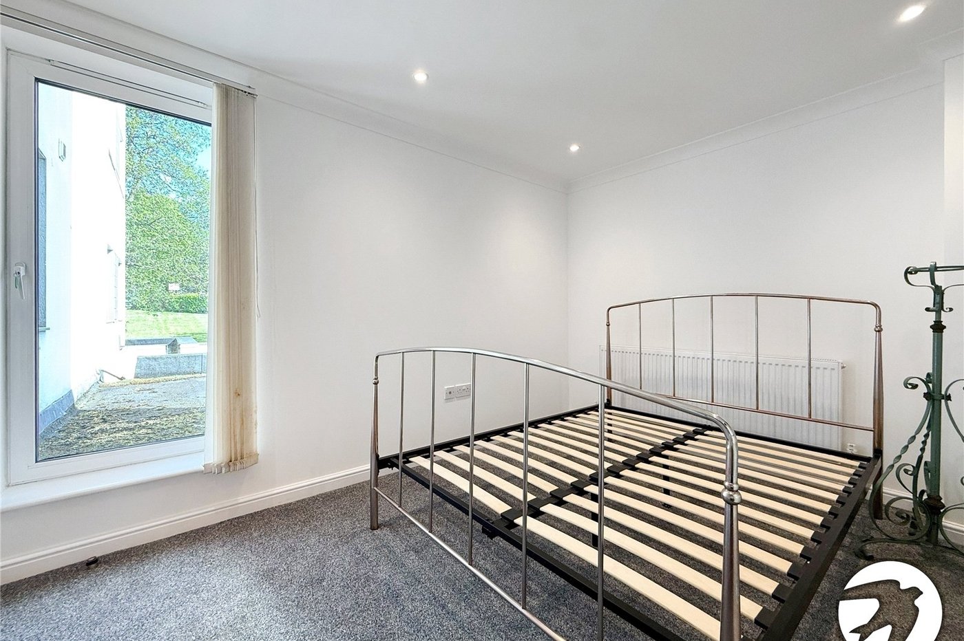 2 bedroom property to rent in Sydenham | Robinson Jackson