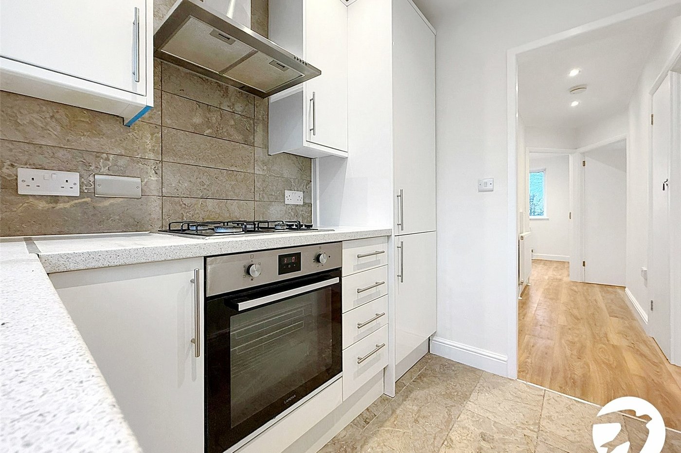 2 bedroom property to rent in London | Robinson Jackson