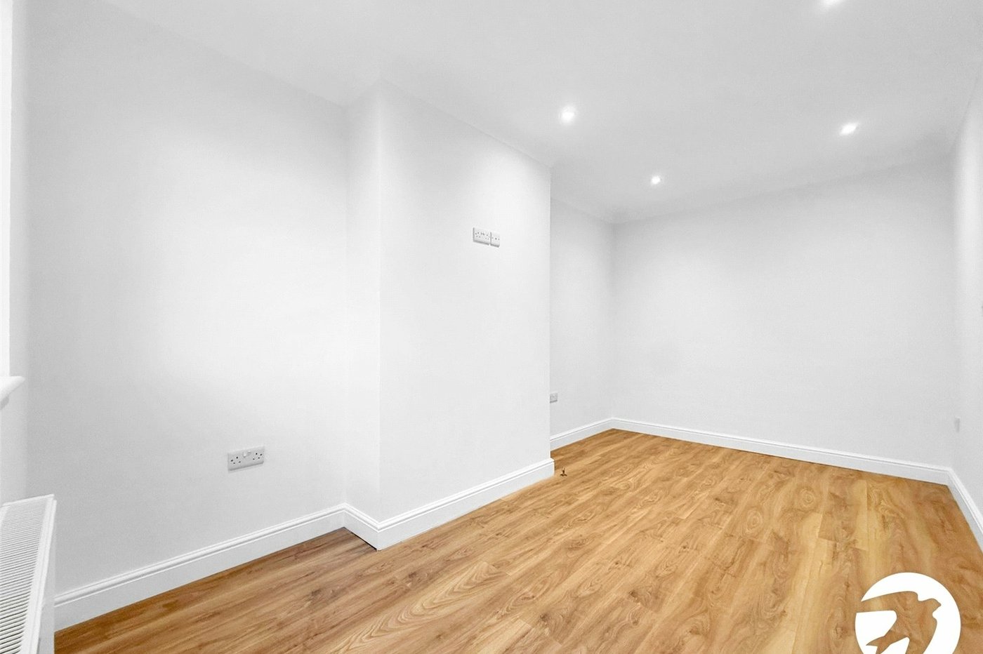 2 bedroom property to rent in London | Robinson Jackson