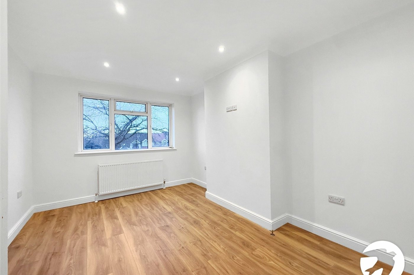 2 bedroom property to rent in London | Robinson Jackson