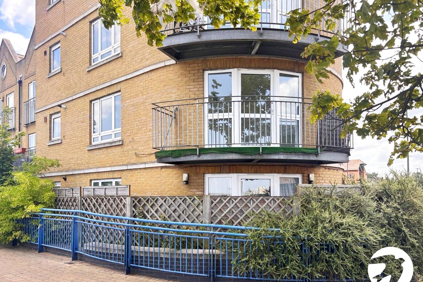2 bedroom property to rent in Erith | Robinson Jackson