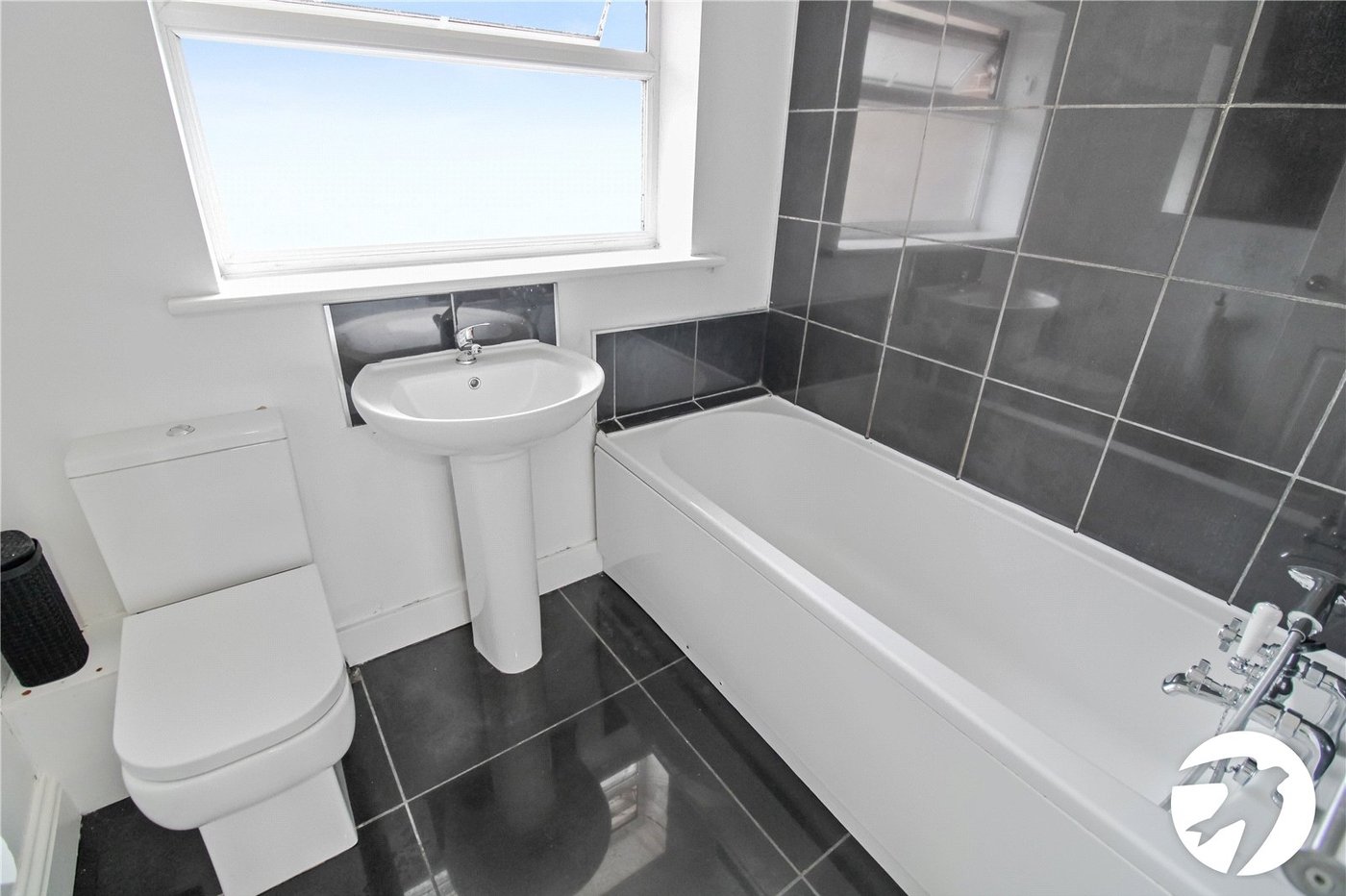 4 bedroom house to rent in Gravesend | Robinson Michael & Jackson