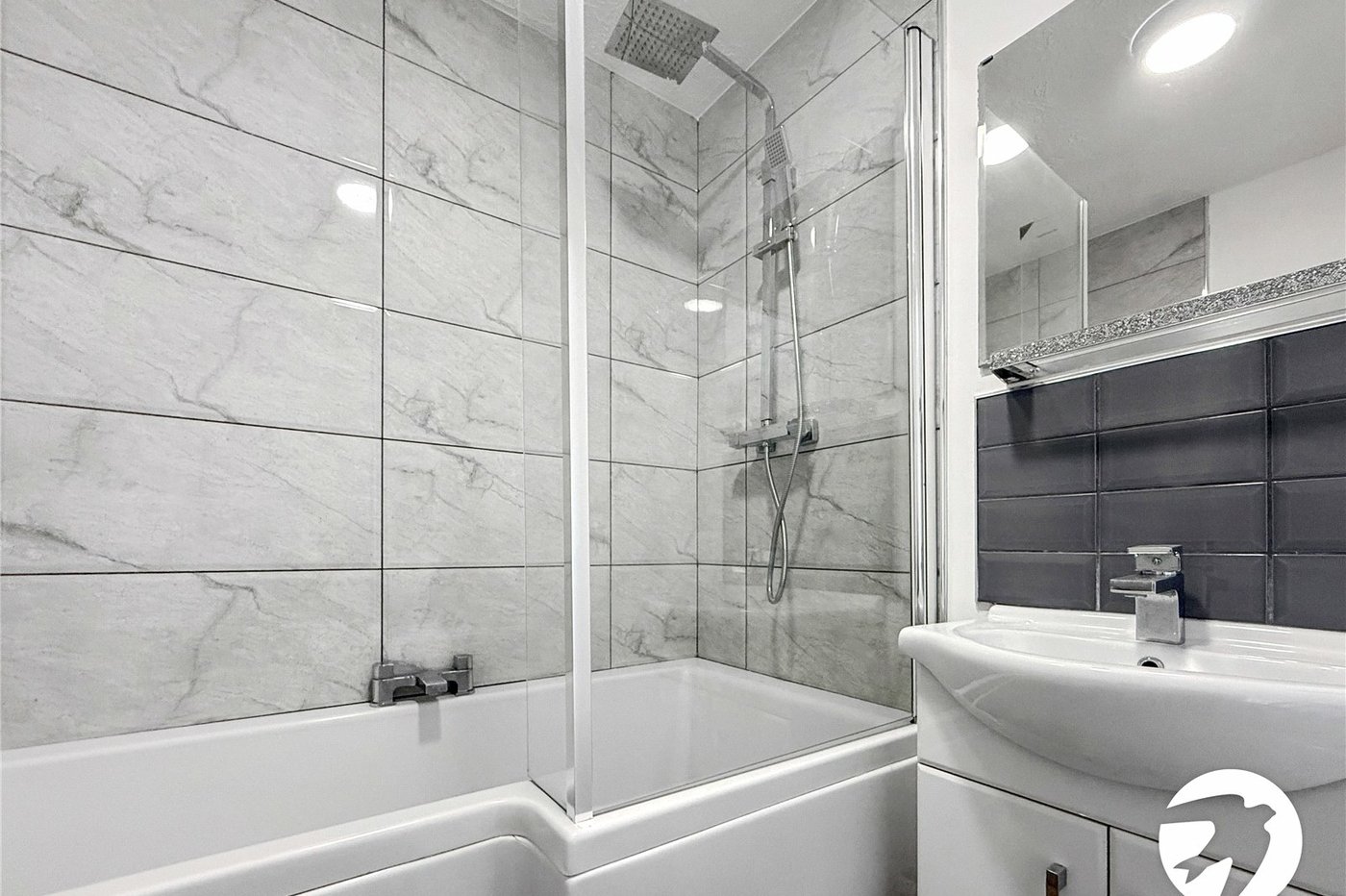 2 bedroom house to rent in Chatham | Robinson Michael & Jackson