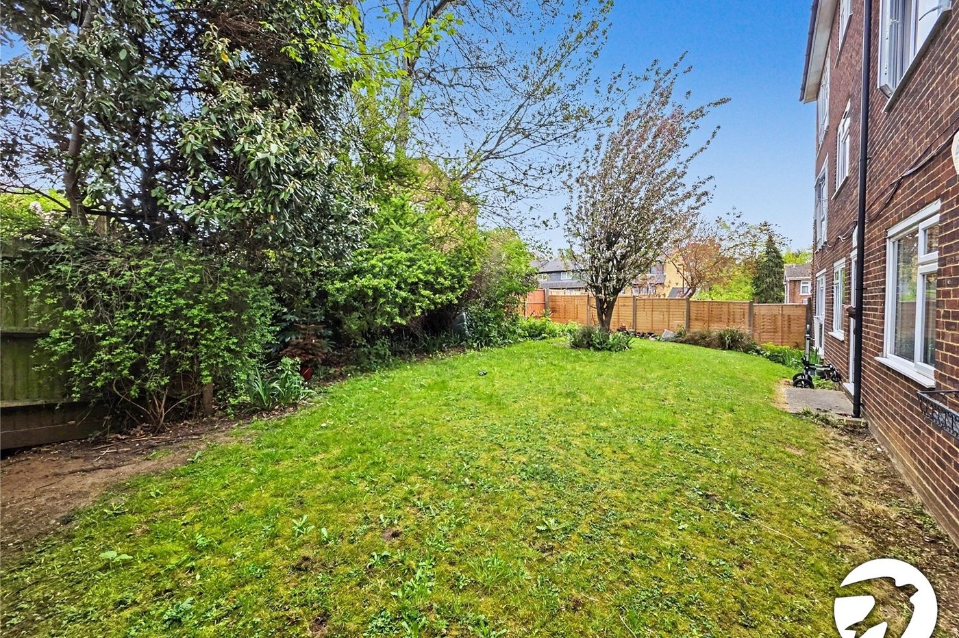 2 bedroom property to rent in London | Robinson Jackson