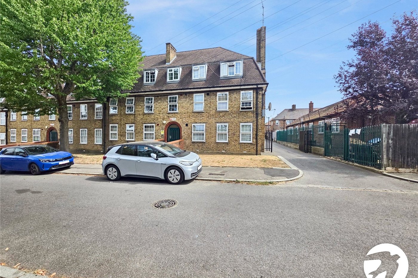 2 bedroom property to rent in London | Robinson Jackson
