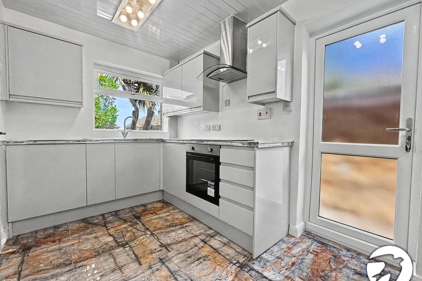 4 bedroom house to rent in Joydens Wood | Robinson Jackson