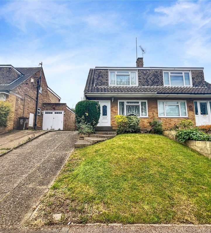 house for sale in Cuxton, Rochester, ME2 Robinson Michael & Jackson